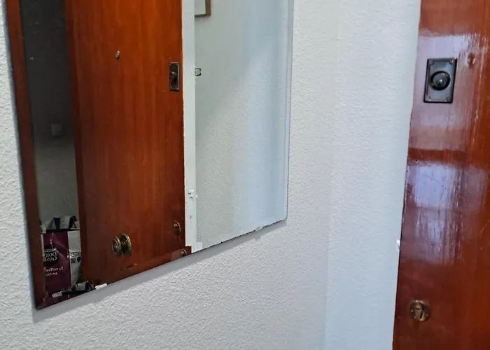 Comfortable In The Feria 2 Area *